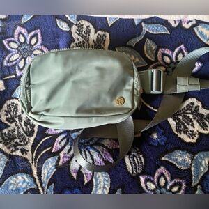 Lululemon: Everywhere Belt Bag